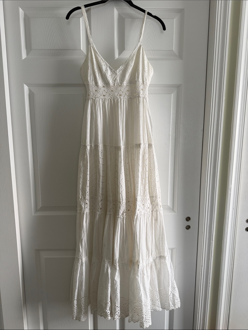 BCBG White Eyelet Crochet Boho Maxi Dress Size XS